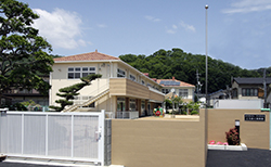 園舎外観1